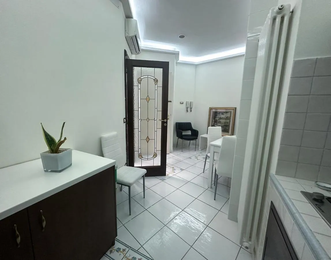 Pagina Storica Di Napoli Apartment 0*, Naples